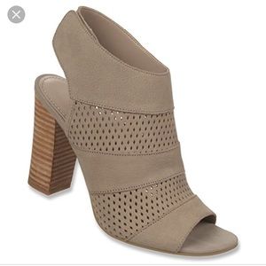 Pre-loved Franco Sarto Jalia heels. Size 5.5